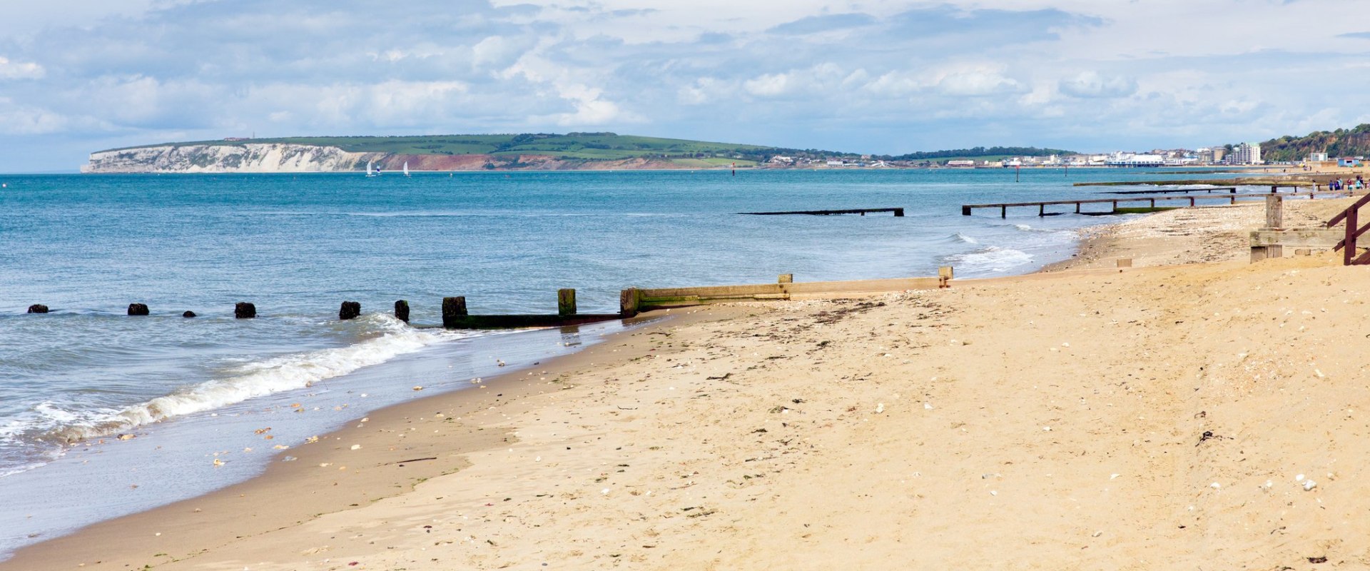 A Comprehensive Guide to Visiting Shanklin Beach on the Isle of Wight