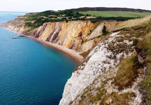 Exploring Alum Bay: A Must-See Attraction on the Isle of Wight